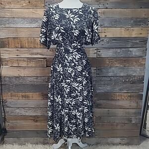 Vintage Silk Studio Black White Floral Midi Dress size 8 A-Line Classic